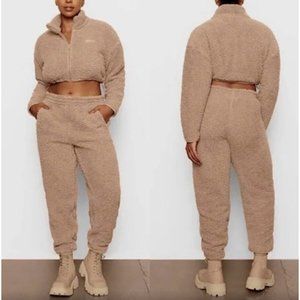 NWT SKIMS 2X Teddy Fleece Sherpa Track Pants Joggers Tiger's Eye ULTRA SOFT Cozy